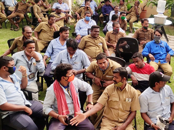 felicitation-of-ghantagadi-workers